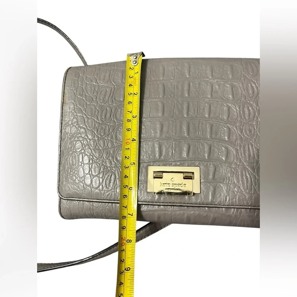 KATE SPADE Harwood Place Fiona Crossbody Soft Taupe Gray Color Croc Leather